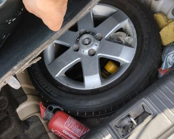 Серый Шевроле Эпика, объемом двигателя 1.99 л и пробегом 330 тыс. км за 3900 $, фото 16 на Automoto.ua