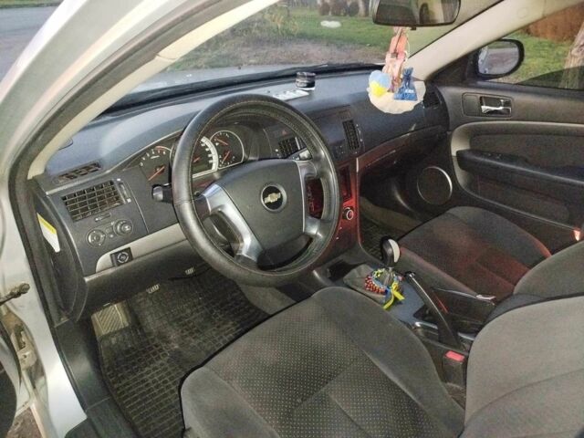 Сірий Шевроле Епіка, об'ємом двигуна 2 л та пробігом 277 тис. км за 5439 $, фото 5 на Automoto.ua