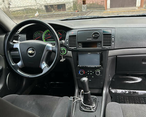 Сірий Шевроле Епіка, об'ємом двигуна 2 л та пробігом 151 тис. км за 4700 $, фото 11 на Automoto.ua