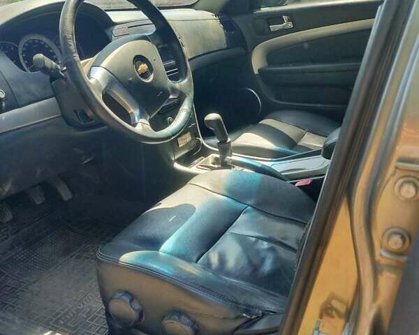 Сірий Шевроле Епіка, об'ємом двигуна 2 л та пробігом 203 тис. км за 2500 $, фото 4 на Automoto.ua