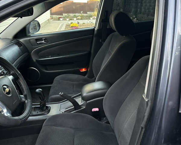 Сірий Шевроле Епіка, об'ємом двигуна 1.99 л та пробігом 164 тис. км за 4500 $, фото 28 на Automoto.ua