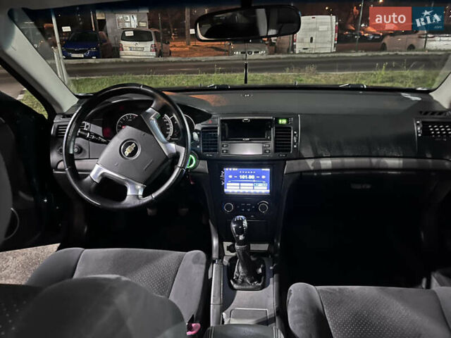 Серый Шевроле Эпика, объемом двигателя 2 л и пробегом 167 тыс. км за 4800 $, фото 5 на Automoto.ua