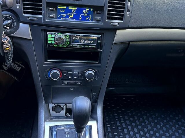 Сірий Шевроле Епіка, об'ємом двигуна 2.5 л та пробігом 145 тис. км за 3999 $, фото 4 на Automoto.ua