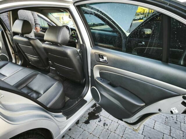 Сірий Шевроле Епіка, об'ємом двигуна 2 л та пробігом 209 тис. км за 6200 $, фото 3 на Automoto.ua