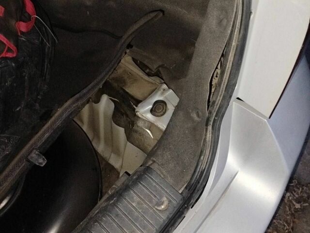 Сірий Шевроле Епіка, об'ємом двигуна 2 л та пробігом 277 тис. км за 5439 $, фото 6 на Automoto.ua