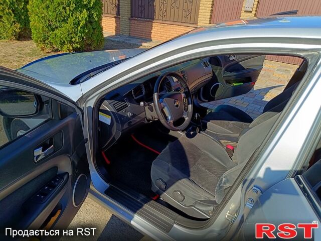 Серый Шевроле Эпика, объемом двигателя 2 л и пробегом 205 тыс. км за 6000 $, фото 5 на Automoto.ua