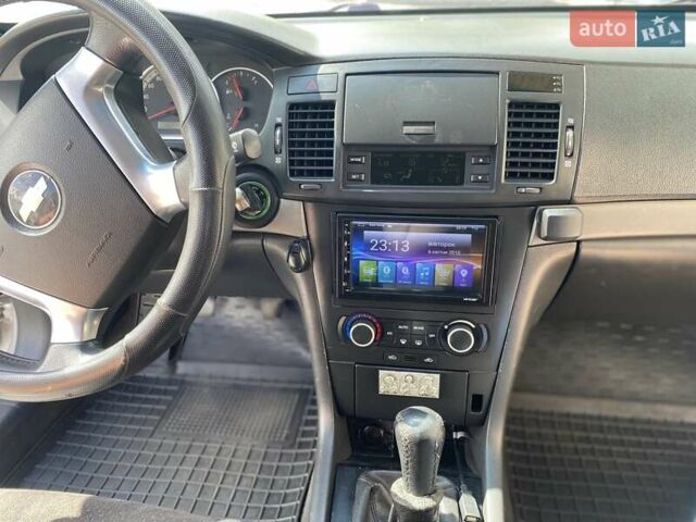 Серый Шевроле Эпика, объемом двигателя 2 л и пробегом 182 тыс. км за 4999 $, фото 1 на Automoto.ua