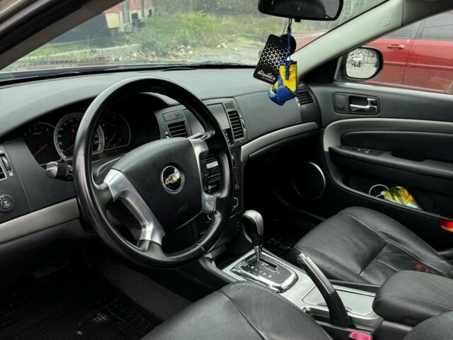 Серый Шевроле Эпика, объемом двигателя 2.5 л и пробегом 297 тыс. км за 3500 $, фото 5 на Automoto.ua