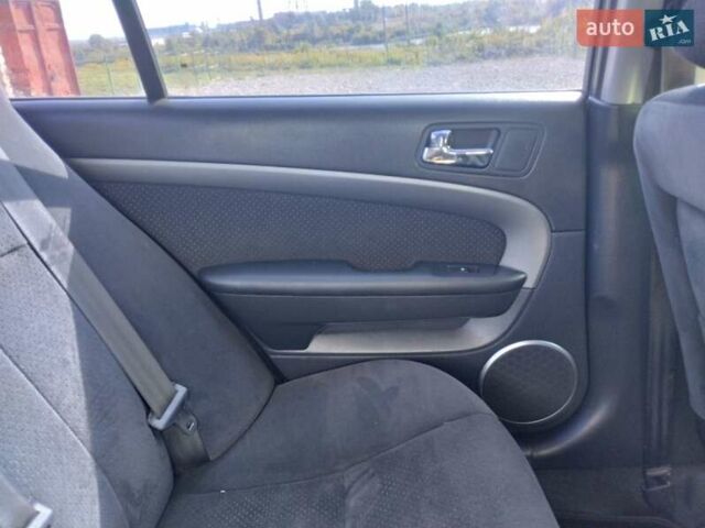 Серый Шевроле Эпика, объемом двигателя 1.99 л и пробегом 330 тыс. км за 3900 $, фото 25 на Automoto.ua