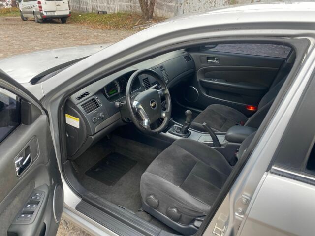 Серый Шевроле Эпика, объемом двигателя 2 л и пробегом 150 тыс. км за 3000 $, фото 5 на Automoto.ua