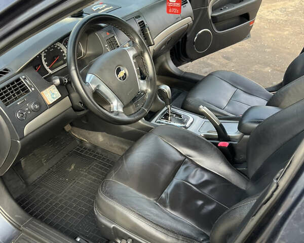 Сірий Шевроле Епіка, об'ємом двигуна 2.5 л та пробігом 230 тис. км за 5700 $, фото 9 на Automoto.ua