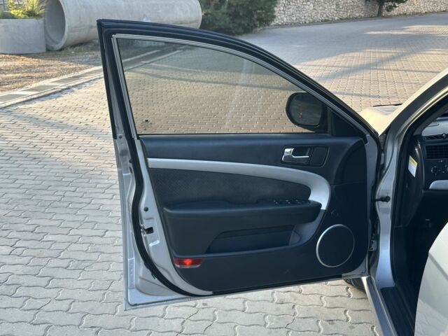 Серый Шевроле Эпика, объемом двигателя 2 л и пробегом 373 тыс. км за 2999 $, фото 12 на Automoto.ua