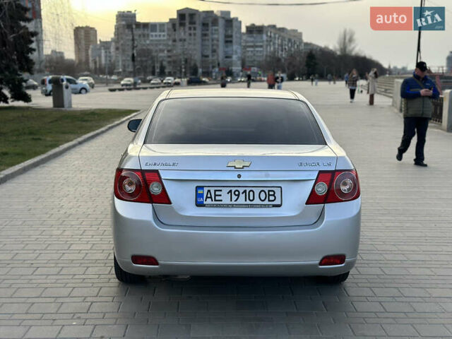 Серый Шевроле Эпика, объемом двигателя 2 л и пробегом 228 тыс. км за 7000 $, фото 4 на Automoto.ua