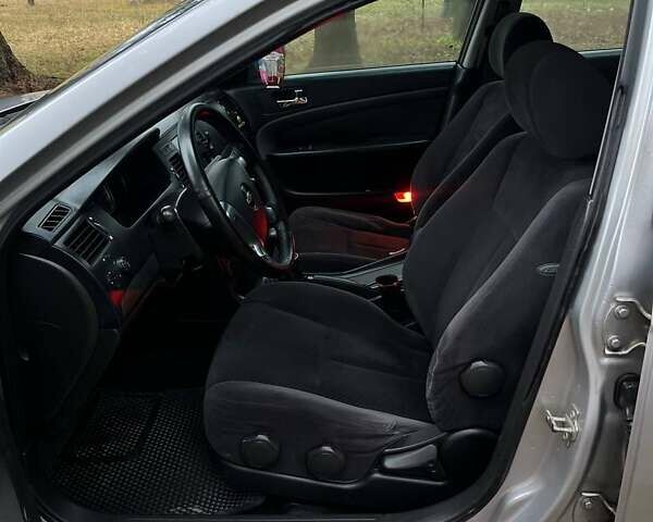 Серый Шевроле Эпика, объемом двигателя 2 л и пробегом 179 тыс. км за 5000 $, фото 9 на Automoto.ua