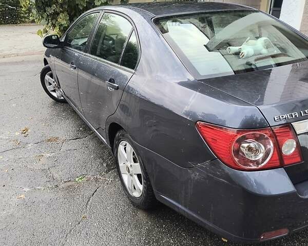 Серый Шевроле Эпика, объемом двигателя 1.99 л и пробегом 122 тыс. км за 3600 $, фото 2 на Automoto.ua