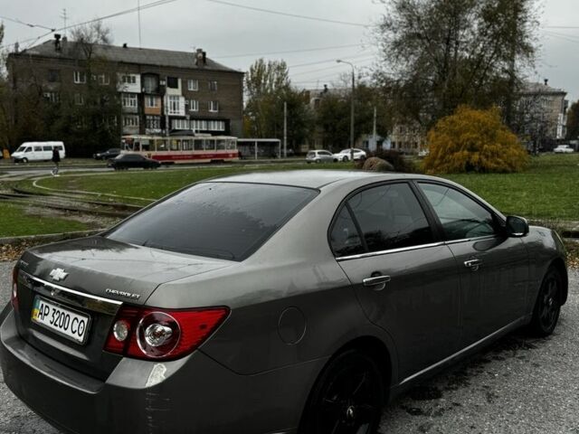 Серый Шевроле Эпика, объемом двигателя 2.5 л и пробегом 297 тыс. км за 3500 $, фото 4 на Automoto.ua