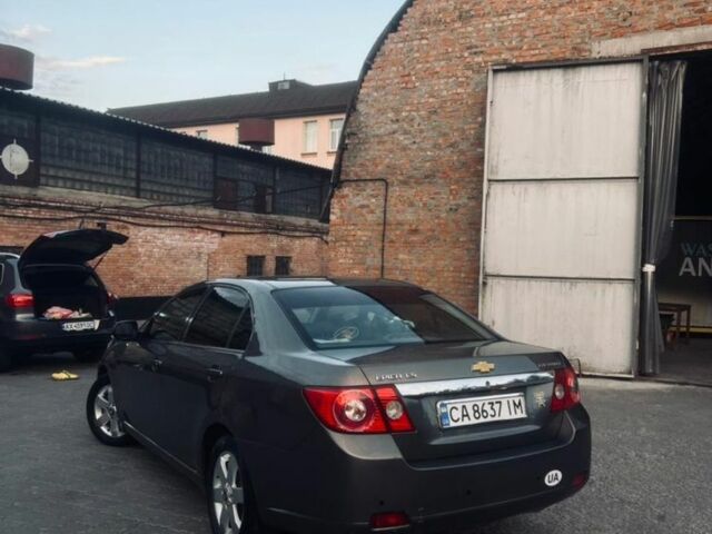 Серый Шевроле Эпика, объемом двигателя 2 л и пробегом 214 тыс. км за 3800 $, фото 2 на Automoto.ua