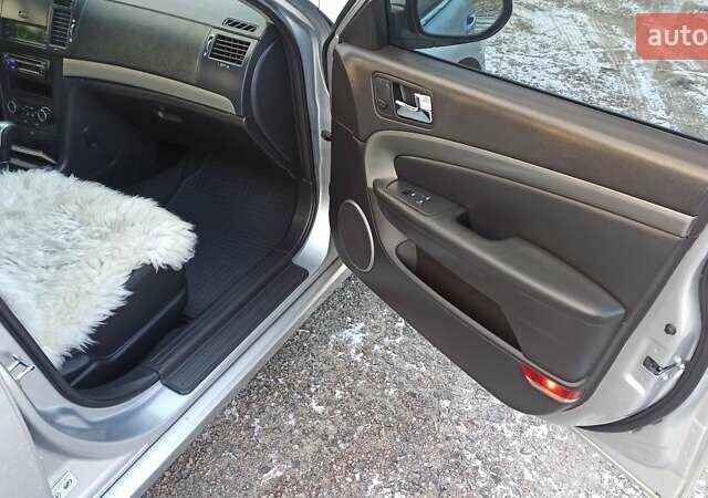 Серый Шевроле Эпика, объемом двигателя 2.5 л и пробегом 224 тыс. км за 5200 $, фото 8 на Automoto.ua