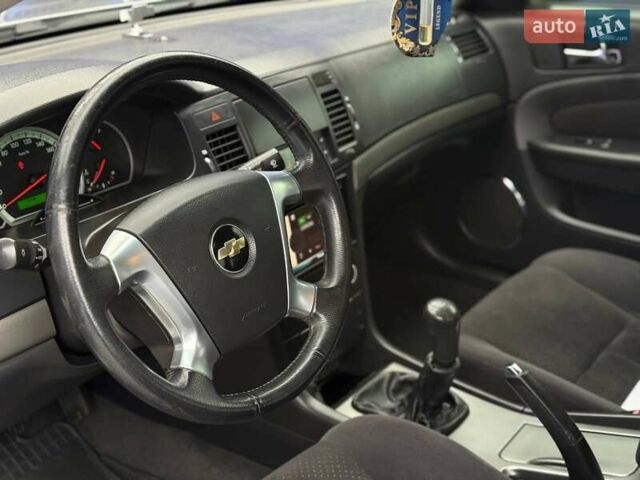 Серый Шевроле Эпика, объемом двигателя 2 л и пробегом 114 тыс. км за 5999 $, фото 6 на Automoto.ua