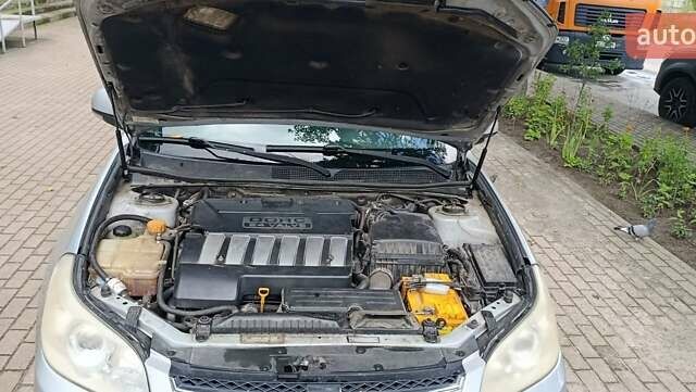 Серый Шевроле Эпика, объемом двигателя 2.49 л и пробегом 252 тыс. км за 4200 $, фото 5 на Automoto.ua