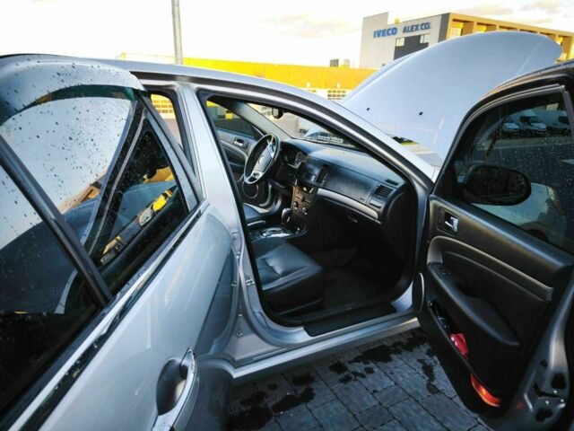 Сірий Шевроле Епіка, об'ємом двигуна 2 л та пробігом 209 тис. км за 6200 $, фото 2 на Automoto.ua