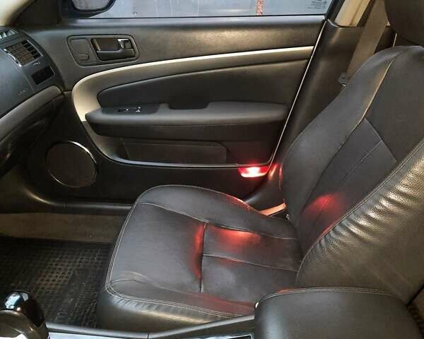 Сірий Шевроле Епіка, об'ємом двигуна 1.99 л та пробігом 164 тис. км за 5777 $, фото 3 на Automoto.ua