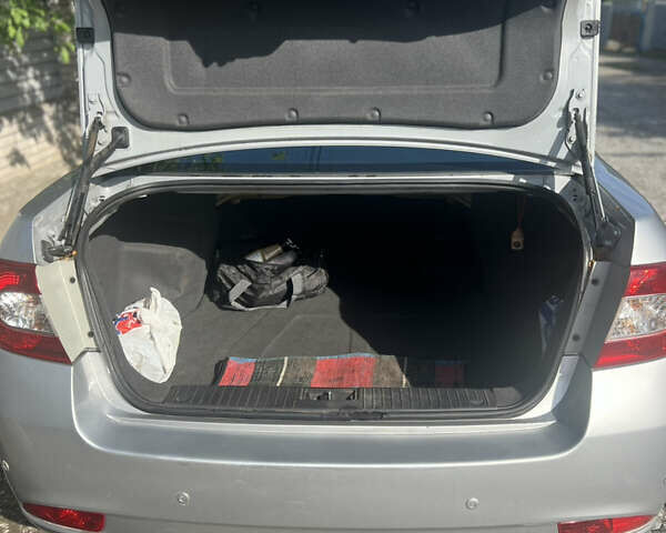 Сірий Шевроле Епіка, об'ємом двигуна 2 л та пробігом 97 тис. км за 5300 $, фото 16 на Automoto.ua