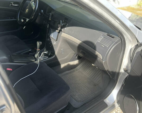 Сірий Шевроле Епіка, об'ємом двигуна 2 л та пробігом 97 тис. км за 5300 $, фото 39 на Automoto.ua