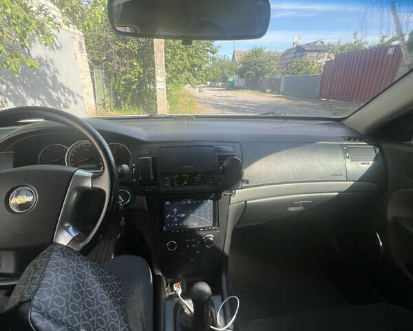 Сірий Шевроле Епіка, об'ємом двигуна 2 л та пробігом 97 тис. км за 5300 $, фото 29 на Automoto.ua