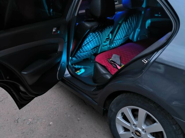 Шевроле Эпика 2009 в Харькове на Automoto.ua Серый Шевроле Эпика, объемом двигателя 2.5 л и пробегом 260 тыс. км за 7000 $, фото 9 на Automoto.ua