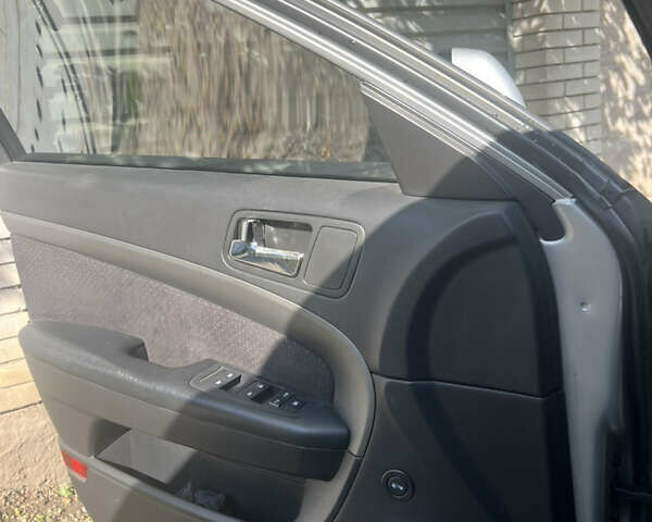 Сірий Шевроле Епіка, об'ємом двигуна 2 л та пробігом 97 тис. км за 5300 $, фото 26 на Automoto.ua