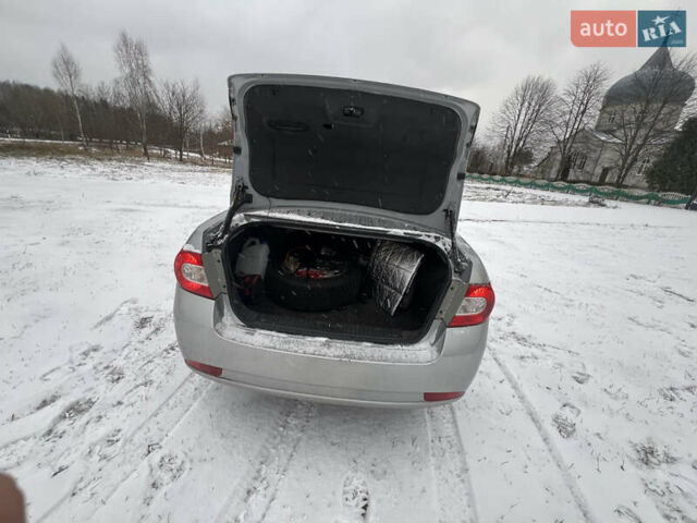 Сірий Шевроле Епіка, об'ємом двигуна 2.49 л та пробігом 141 тис. км за 6250 $, фото 4 на Automoto.ua