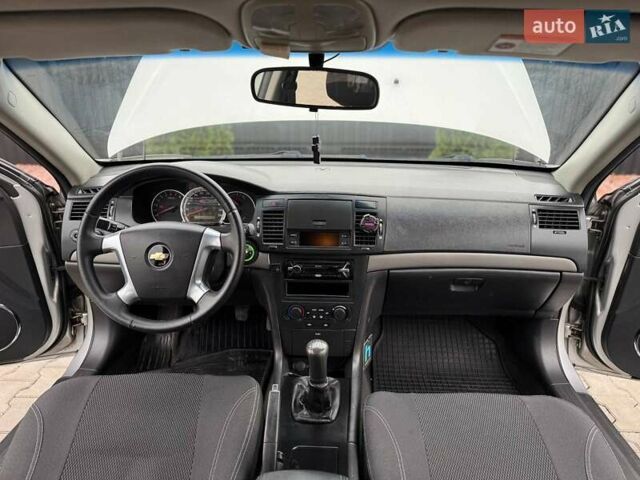 Серый Шевроле Эпика, объемом двигателя 1.99 л и пробегом 253 тыс. км за 4999 $, фото 35 на Automoto.ua