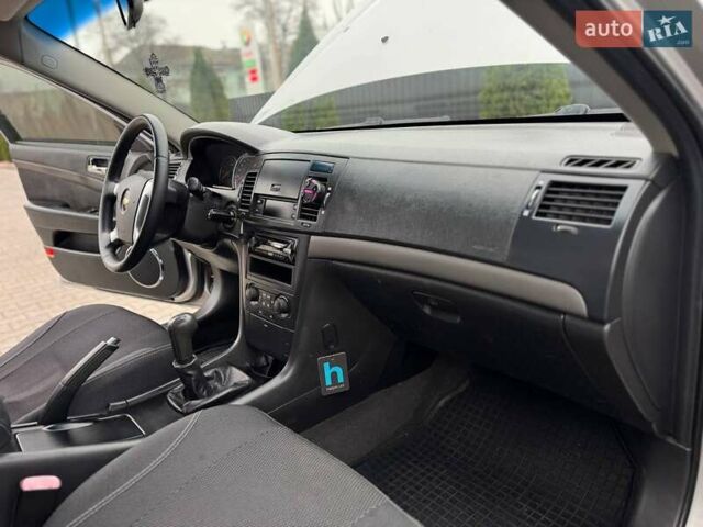 Серый Шевроле Эпика, объемом двигателя 1.99 л и пробегом 253 тыс. км за 4999 $, фото 34 на Automoto.ua