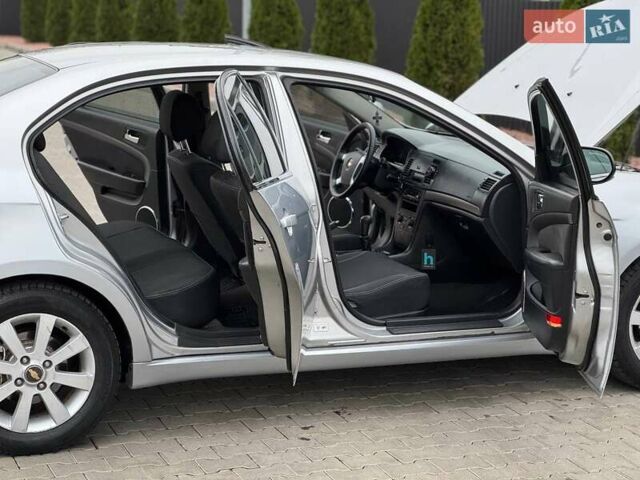 Серый Шевроле Эпика, объемом двигателя 1.99 л и пробегом 253 тыс. км за 4999 $, фото 29 на Automoto.ua