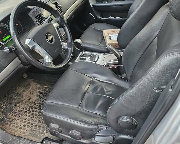 Серый Шевроле Эпика, объемом двигателя 2.49 л и пробегом 200 тыс. км за 5500 $, фото 4 на Automoto.ua