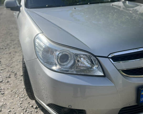 Сірий Шевроле Епіка, об'ємом двигуна 2 л та пробігом 97 тис. км за 5300 $, фото 2 на Automoto.ua