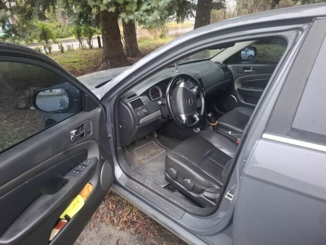 Серый Шевроле Эпика, объемом двигателя 2 л и пробегом 310 тыс. км за 6500 $, фото 7 на Automoto.ua