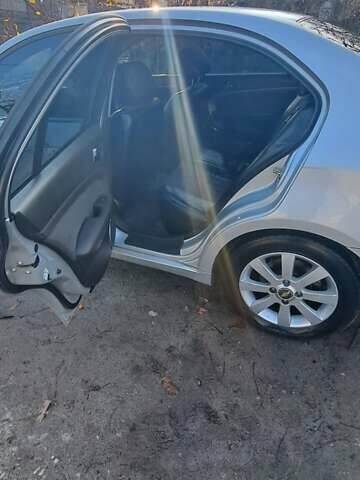 Сірий Шевроле Епіка, об'ємом двигуна 1.99 л та пробігом 150 тис. км за 6500 $, фото 10 на Automoto.ua