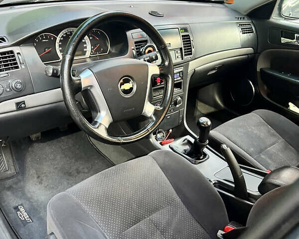 Сірий Шевроле Епіка, об'ємом двигуна 2 л та пробігом 192 тис. км за 5700 $, фото 10 на Automoto.ua