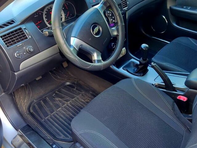 Сірий Шевроле Епіка, об'ємом двигуна 2 л та пробігом 56 тис. км за 6300 $, фото 3 на Automoto.ua