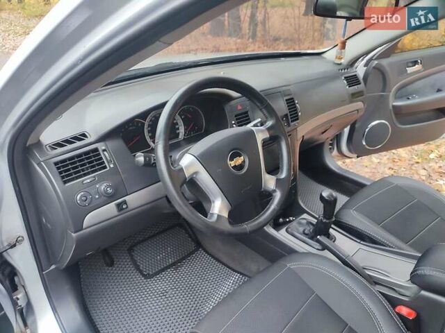 Сірий Шевроле Епіка, об'ємом двигуна 1.99 л та пробігом 180 тис. км за 4500 $, фото 10 на Automoto.ua