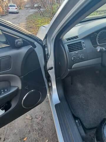 Сірий Шевроле Епіка, об'ємом двигуна 1.99 л та пробігом 150 тис. км за 6500 $, фото 6 на Automoto.ua