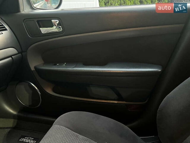Сірий Шевроле Епіка, об'ємом двигуна 2 л та пробігом 192 тис. км за 5700 $, фото 11 на Automoto.ua
