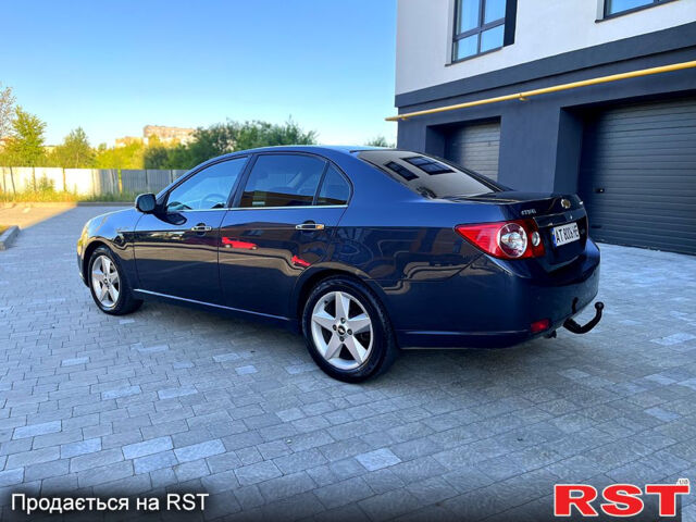 Синій Шевроле Епіка, об'ємом двигуна 2 л та пробігом 250 тис. км за 7000 $, фото 3 на Automoto.ua