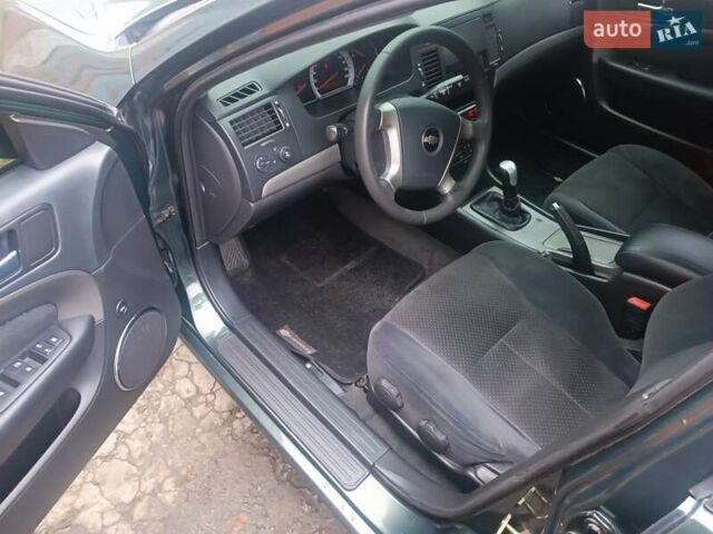 Зелений Шевроле Епіка, об'ємом двигуна 2 л та пробігом 220 тис. км за 4300 $, фото 6 на Automoto.ua