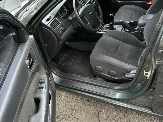 Зеленый Шевроле Эпика, объемом двигателя 2 л и пробегом 189 тыс. км за 2900 $, фото 4 на Automoto.ua