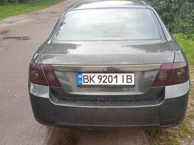 Зелений Шевроле Епіка, об'ємом двигуна 2 л та пробігом 5 тис. км за 3000 $, фото 4 на Automoto.ua