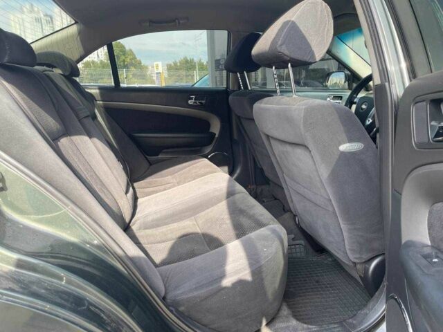 Зелений Шевроле Епіка, об'ємом двигуна 2 л та пробігом 312 тис. км за 5290 $, фото 10 на Automoto.ua