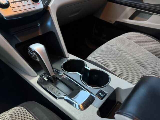 Белый Шевроле Эквинокс, объемом двигателя 3 л и пробегом 270 тыс. км за 7500 $, фото 17 на Automoto.ua